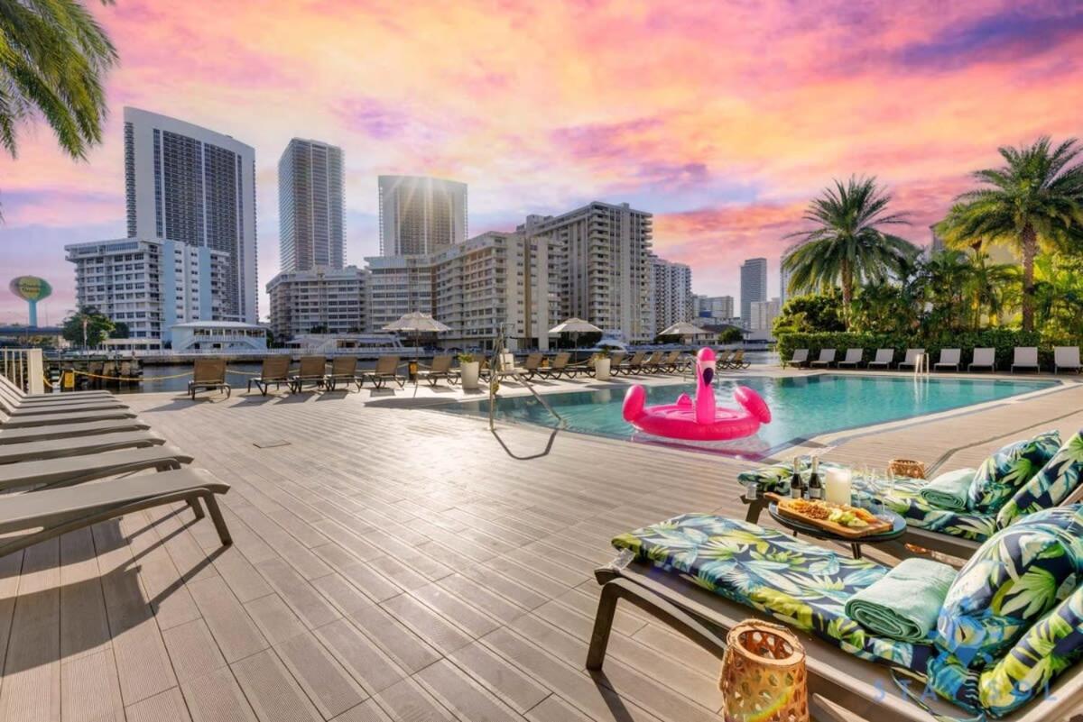 Amenities Balcony W Stunning Views-Beachfront Hallandale Beach Luaran gambar