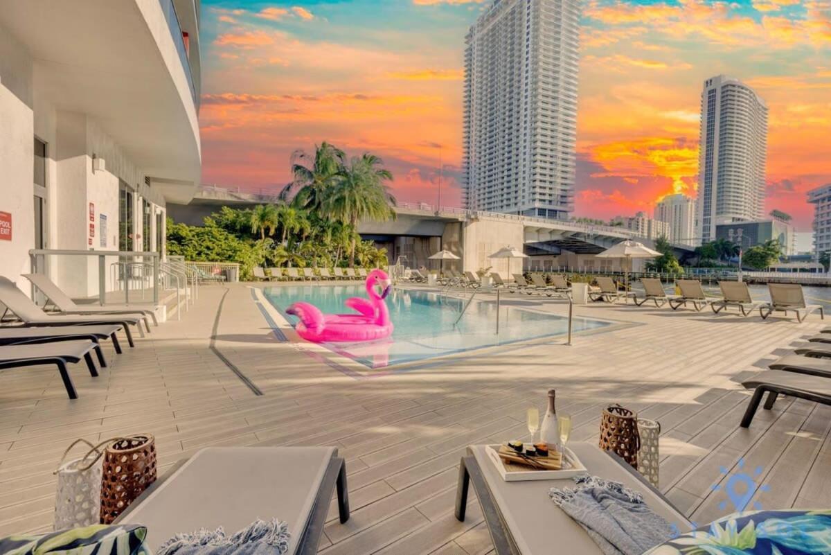 Amenities Balcony W Stunning Views-Beachfront Hallandale Beach Luaran gambar